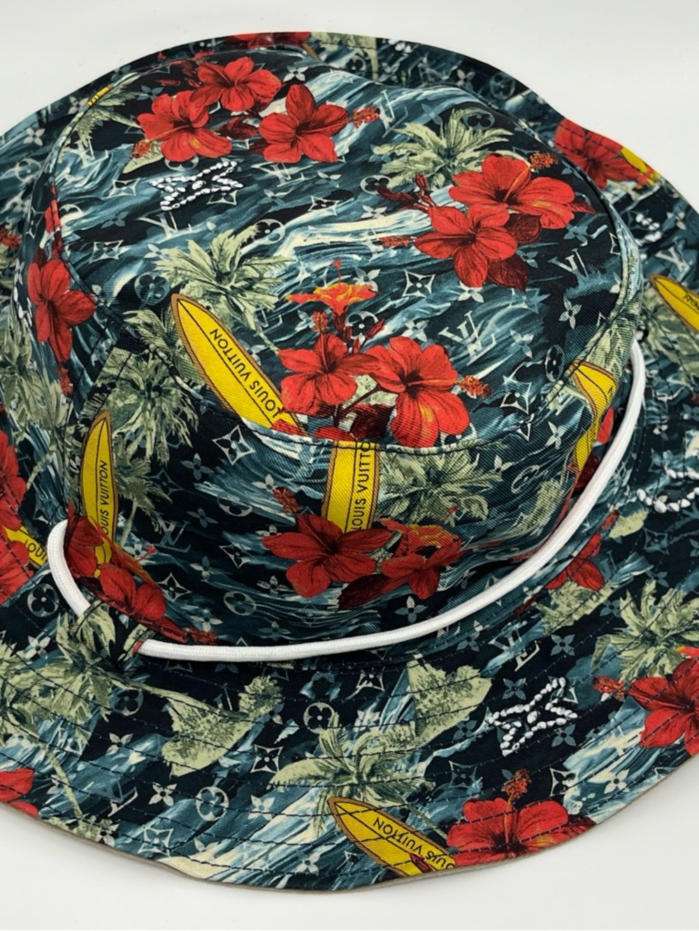 New Authentic Louis Vuitton Surfin' Monogram Explorer Reversible Bucket Hat - Picture 7 of 15